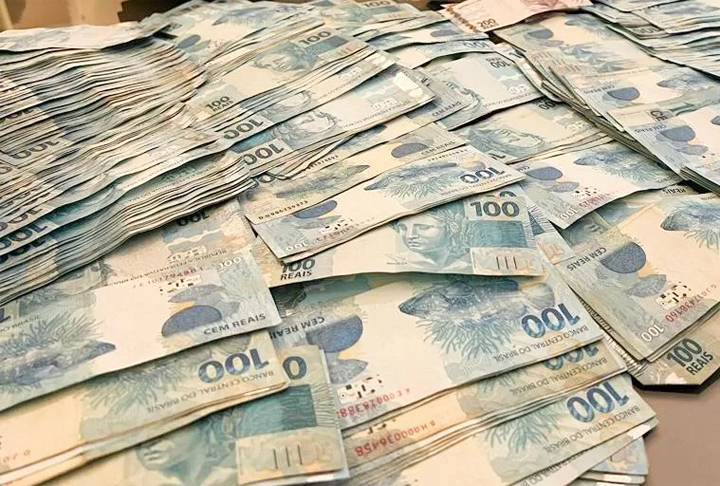 As investigações começaram logo depois da divulgação do rombo. Segundo a Polícia Federal a fraude maquiou os resultados financeiros da empresa para indicar um falso aumento de caixa e  alavancar as ações das Americanas na Bolsa de Valores. Os executivos ganhavam bônus milionários por desempenho e obtiam lucros na venda de ações infladas.