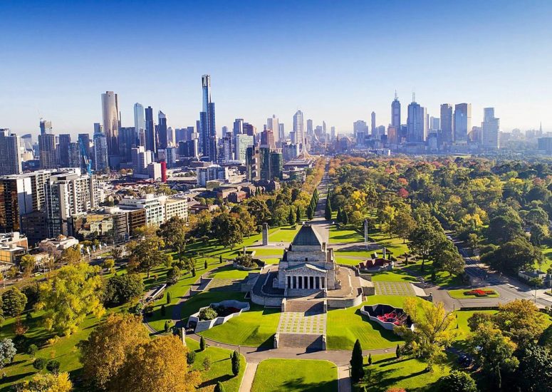 Melbourne obteve a pontuação mais alta do país em cultura e meio ambiente, características amadas pelos moradores locais. Isso se reflete na variedade de culinária, eventos culturais e festivais que acontecem todo ano.