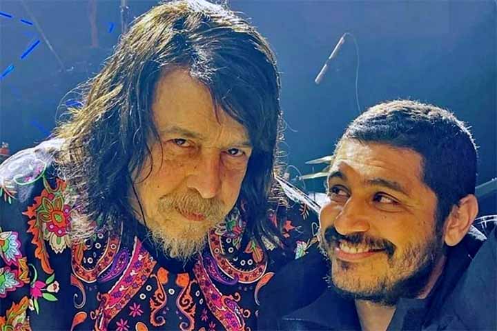 Em 1985, lançou o seu disco com o nome Nação, disco onde faz muitas críticas e defende algumas pautas. Fez uma crítica aos extermínios, falta de direitos e de terra dos povos nativos brasileiros e defendeu a redemocratização do Brasil depois da ditadura militar.