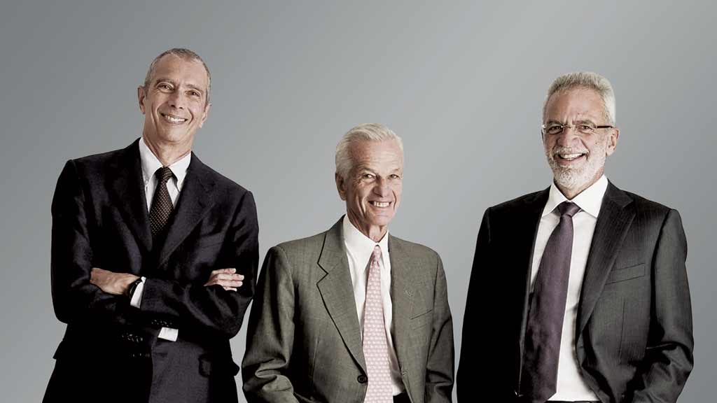 Os sócios proprietários das Lojas Americanas - Jorge Paulo Lemann, Marcel Telles e Beto Sicupira - injetaram do próprio bolso R$ 3,5 bilhões para garantir pagamentos num momento em que as vendas no site caíram mais de 80% e as linhas de crédito foram interrompidas por falta de confiança na reestruturação da companhia. 