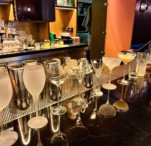 Há 11 anos no mercado de drinks, o Jigger & Pony, localizado em Singapura, aparece na 14ª posição.