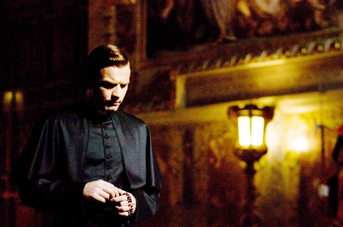 Ewan McGregor - Escocês - Interpreta o Camerlengo Patrick McKenna.  