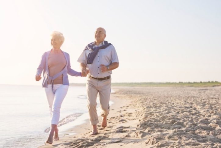 Pesquisas recentes mostraram que pessoas com 65 anos ou mais que se exercitam têm um risco 28% menor de morrer por qualquer motivo em comparação com aquelas que não praticam atividades físicas.