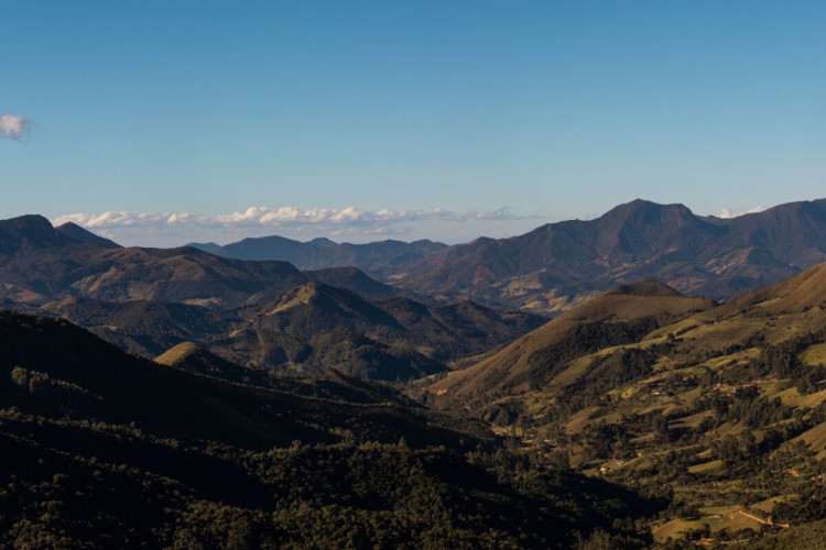 A Serra da Mantiqueira encanta com suas paisagens deslumbrantes e rica biodiversidade (Imagem: Fagner Martins | Shutterstock)