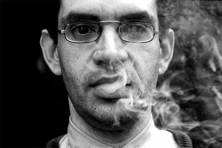 Em 1989, Renato Russo recebeu o diagnóstico de HIV positivo, o que acabaria abreviando sua vida anos mais tarde.
