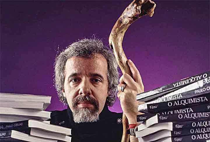 Outras obras de Paulo Coelho fizeram sucesso, como Brida, Onze Minutos, O Diário de um Mago, O Zahir, O vencedor está só e Hippie.