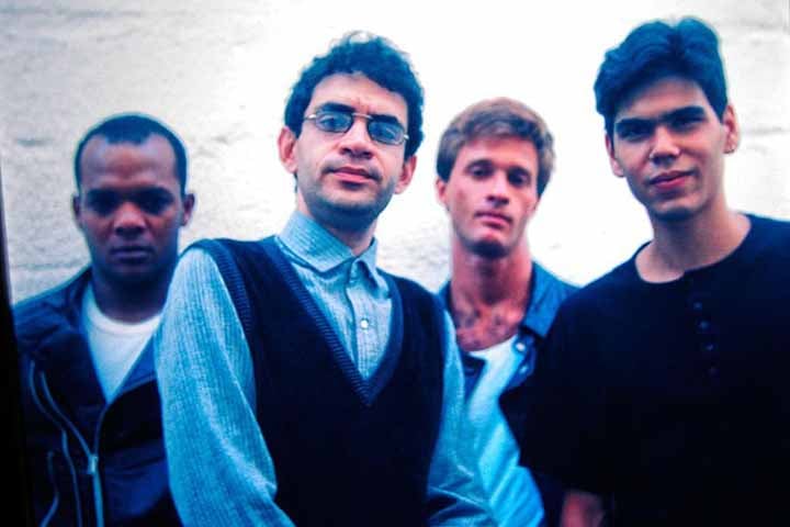 A formação mais célebre da Legião Urbana teve Renato Russo, o baterista Marcelo Bonfá, o guitarrista Dado Villa-Lobos e o baixista Renato Rocha. 
