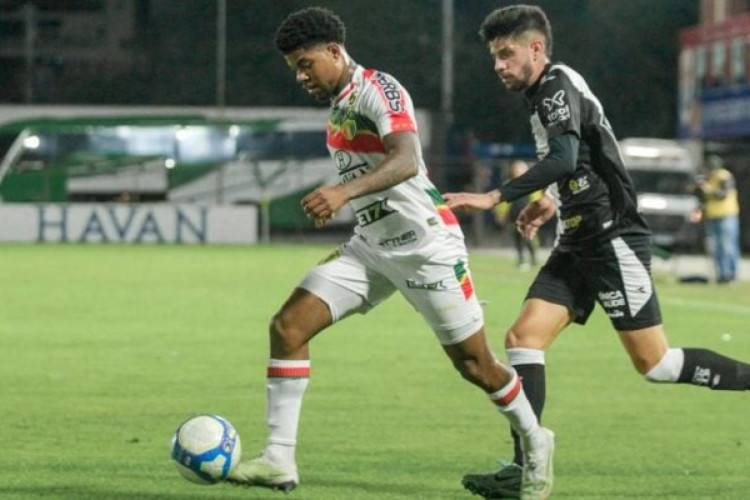 Quadricolocar e Macaca chegam a marcar no primeiro tempo, mas gols são anulados por impedimento