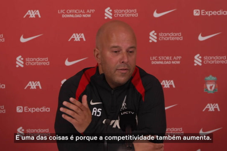 Arne Slot analisa elenco do Liverpool, Anfield e rivais da Premier League