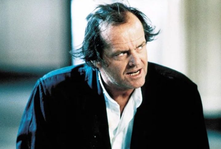 Jack Nicholson em As Bruxas de Eastwick (1987): Na trama, Nicholson interpreta Daryl Van Horne, uma figura diabólica que seduz três mulheres em uma pequena cidade.