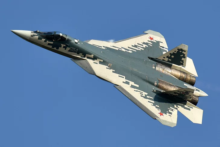 SU-57 - Caça russo bimotor de quinta geração.  Desde o começo, foi desenhado para ser furtivo (pouco percebido) e é um dos poucos modelos que dispõem de tecnologia específica para isso.  