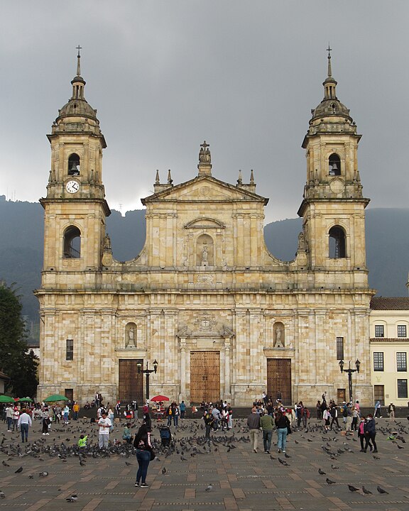 O terceiro lugar foi ocupado por um país da América do Sul - assim como o Brasil.  Os colombianos alcançaram 86% no ranking. Na foto, a Catedral de Bogotá.