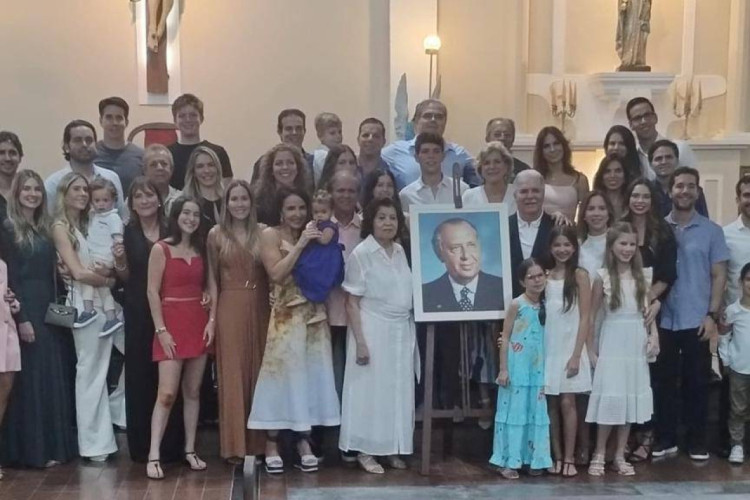 100 anos faria Cl&oacute;vis Rolim, e sua hist&oacute;ria tem a marca de uma fam&iacute;lia apaixonada por ele