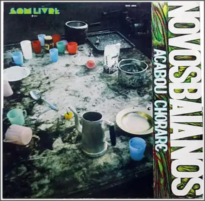 “Acabou Chorare” é um álbum que junta diversos gêneros, de frevo, samba e choro ao rock, e foi eleito o melhor da música brasileira em votação promovida pela revista Rolling Stones, em outubro de 2007. 

