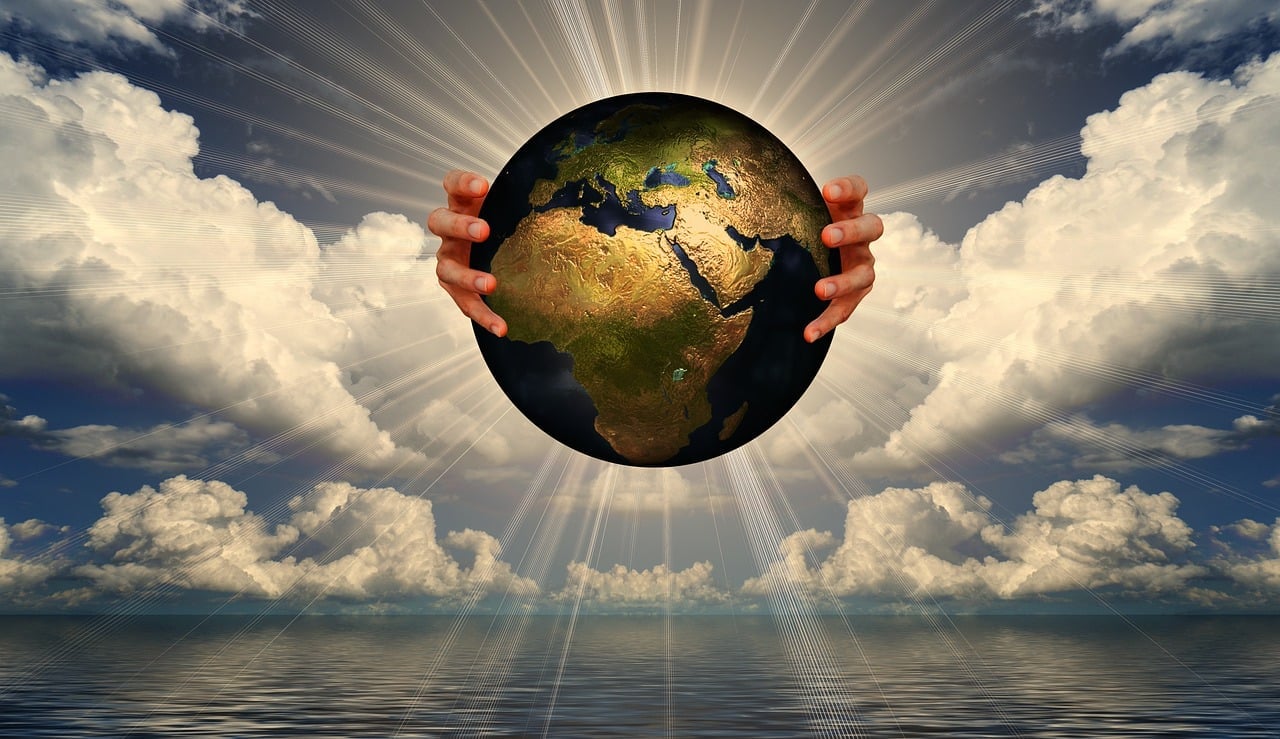 A pesquisa revelou que 89% dos entrevistados que afirmaram crer numa força espiritual, 76% costumam levar em conta os ensinamentos de uma religião específica. Os outros têm fé, mas não religião. 