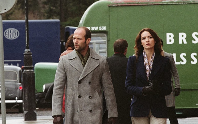 4. Efeito Dominó: Nesse sofisticado e surpreendente filme de assalto do veterano Roger Donaldson, Statham faz o principal artífice de um plano intrincado que vai se revelando em camadas para o público.