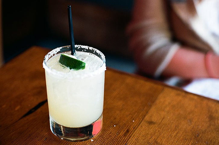 Margarita: Leva tequila na origem da sua formação. Tem alto teor alcoólico. Seu sabor é balanceado pelos outros itens em sua receita: laranja, suco de limão, sal e gelo 