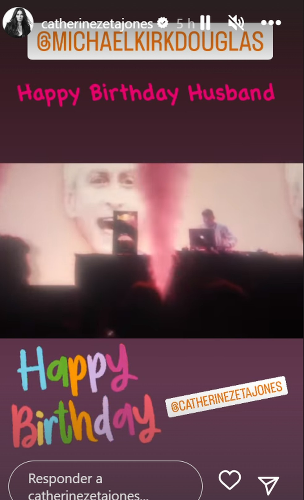 Catherine agradeceu. Obrigada! E feliz aniversário para ti também, querido, respondeu Catherine numa troca que atrai comentários de fãs do casal.