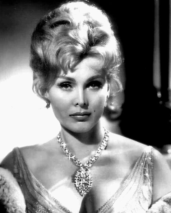 Jack se casou cinco vezes ao longo da vida, uma delas com a atriz húngara Zsa Zsa Gabor, famosa mundialmente pela beleza. 