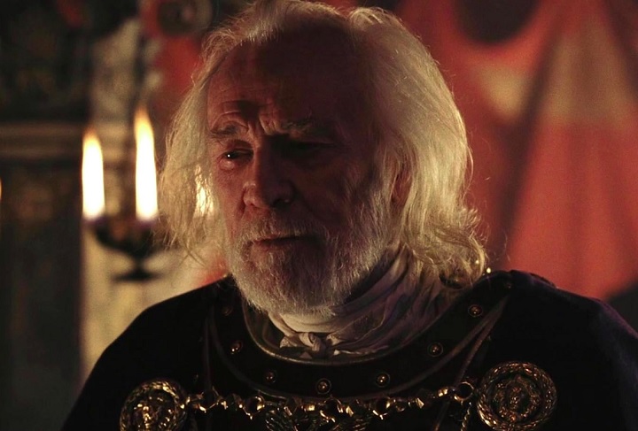 Além de Phoenix, Crowe e Nielsen, o filme ainda conta com Richard Harris (foto) e Oliver Reed no elenco.