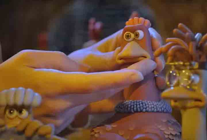 Quando se fala que as Galinhas do filme são feitas de massinha no Brasil, boa parte do público pensa nas massas de modelar vendidas em papelarias e supermercados e que são utilizadas por crianças na escola. 