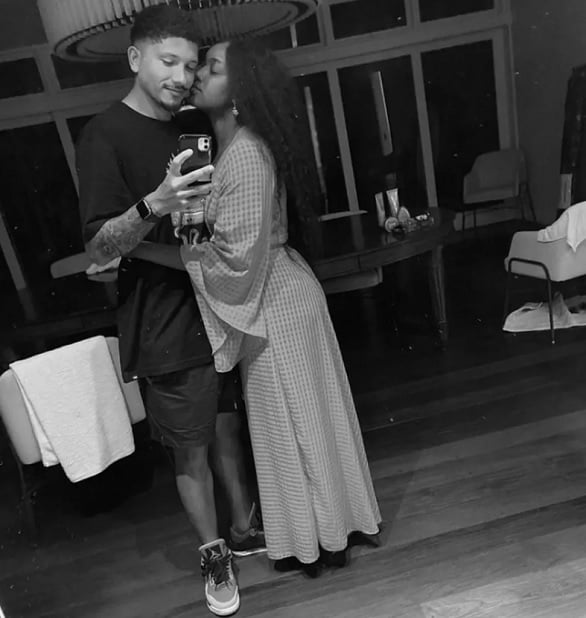 Grávida de seis meses, a cantora Iza comunicou nesta quarta-feira (10/07) o fim da relação com o jogador de futebol Yuri Lima.  