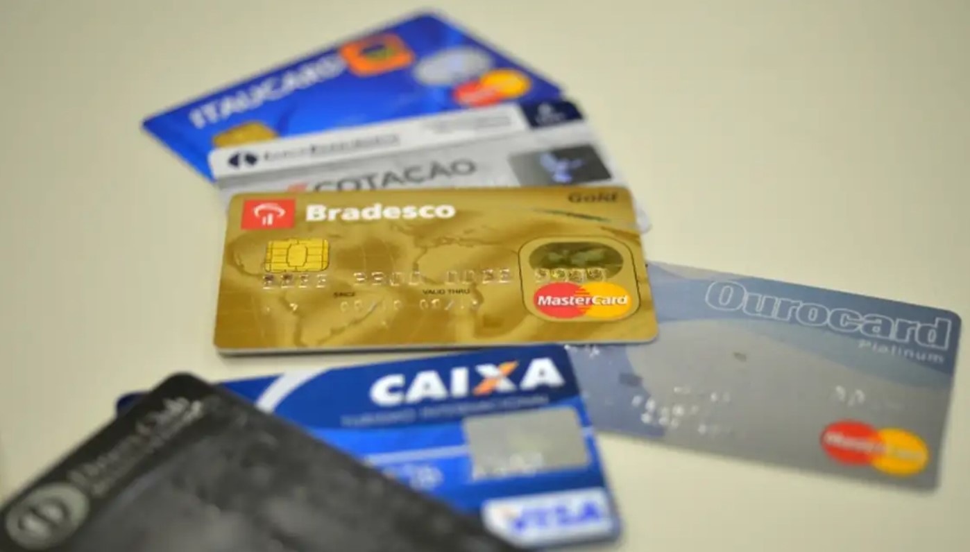 O objetivo da norma é estimular mais a concorrência e levar a uma redução ainda maior dos juros para o consumidor. 