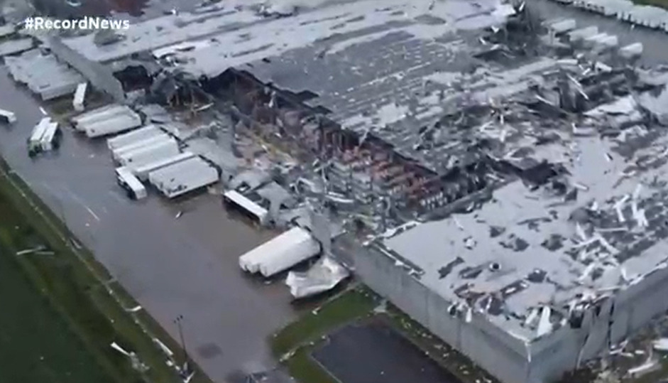 O furacão causou destruição de muitos imóveis em cidades do estado texano, inclusive a famosa Houston, que está em luto pela morte de dois moradores. 