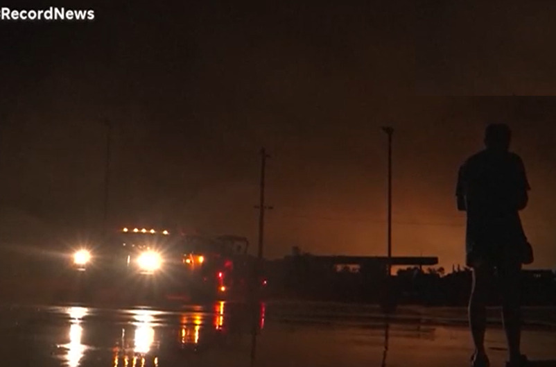 O estado do Texas ficou com mais de um milhão de unidades consumidoras (casas, empresas, escolas, etc)  sem luz depois de quatro dias de passagem do Beryl e em meio a uma forte onda de calor.