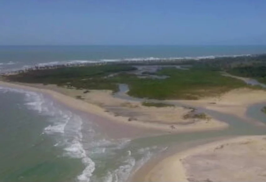 Um recente levantamento realizado em mais de 1.300 pontos do litoral do Brasil apontou que as praias de Aracaju, em Sergipe, são as mais limpas do país.  Ponto para uma capital que encanta pela beleza.  