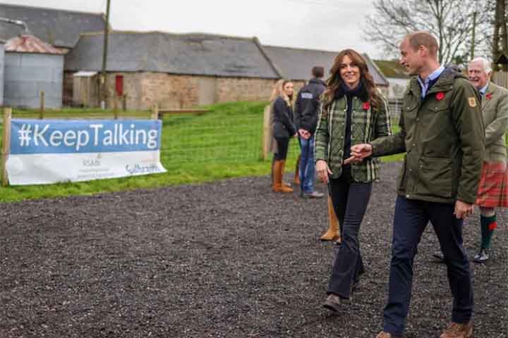 Como muitos fotógrafos amadores, ocasionalmente faço experiências com edição. Queria expressar minhas desculpas por qualquer confusão que tenha causado a fotografia de família que compartilhamos ontem. Espero que todos tenham tido um feliz Dia das Mães, postagem.