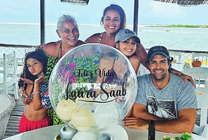 Em 5 de março de 1981, Fafá de Belém deu à luz sua única filha, Mariana Belém, nascida do relacionamento com o saxofonista Raul Mascarenhas. Com pouco tempo de namoro, Fafá engravidou, e eles foram viver juntos, mas poucos meses após o nascimento da filha, se separaram. Se tornou avó da Laura em 2011 e da Julia, em 2016.