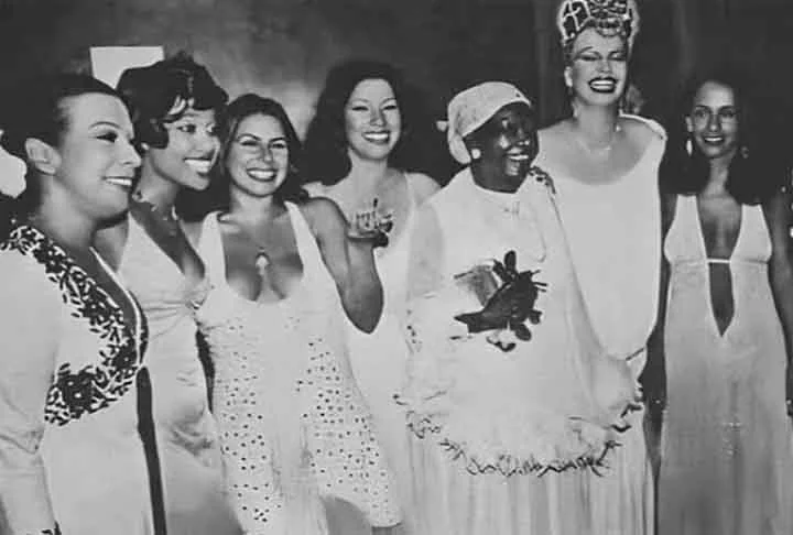 Sua apresentação no Fantástico foi elogiada pelo célebre cronista Artur da Távola, que afirmou que sua aparição na TV fez o Brasil explodir a tela. Ali, começou a crescer na carreira e ganhar fama no cenário nacional. O primeiro disco, em 1976, se intitula 'Tamba-Tajá', pela gravadora Polydor, com um repertório eclético. 