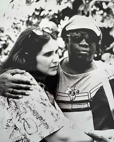 No ano seguinte, produziu seu segundo álbum: Água, que vendeu mais de cem mil cópias. Entre os sucessos, estão a regravação do clássico 'Ontem ao Luar', 'Raça e Sedução' (ambas de autoria da dupla Milton Nascimento e Fernando Brant), 'Foi assim' e 'Pauapixuna'.