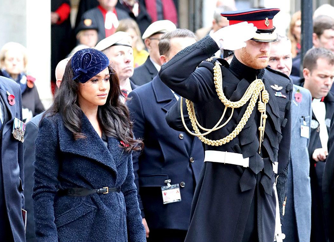 Apesar da distância, a recente notícia sobre o diagnóstico de câncer de Kate Middleton motivou Meghan Markle a buscar uma reconciliação. Fontes apontam que a ex-estrela de Suits está disposta a encerrar o assunto de uma vez por todas. Mesmo assim, uma reconexão entre as famílias parece algo pouco provável neste momento.