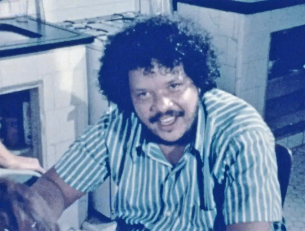 Ainda nos anos 50, antes da Jovem Guarda, Roberto Carlos fez parte de uma banda chamada The Sputniks, que tinha entre os componentes Tim Maia (foto), outro nome que ganharia muito destaque na música brasileira. 

