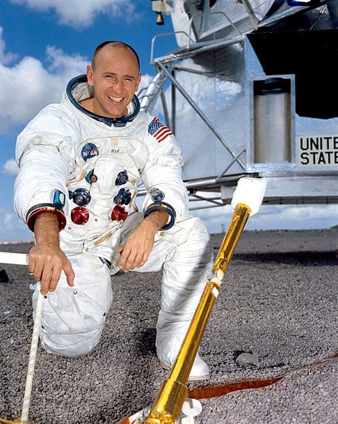 Alan Bean - Nascido em 15/3/1932. Formado pela Universidade do Texas. Pisou na Lua em 19/11/1969. Morreu em 26/5/2018, aos 86 anos. 