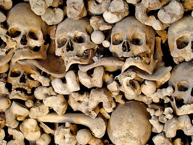 Ali ficam os restos mortais de mais de 2 mil pessoas, bem mais do que a população da cidade. Wamba tem 328 pessoas numa área de 38 km². O ossuário transformou a localidade em ponto de visitação turística.