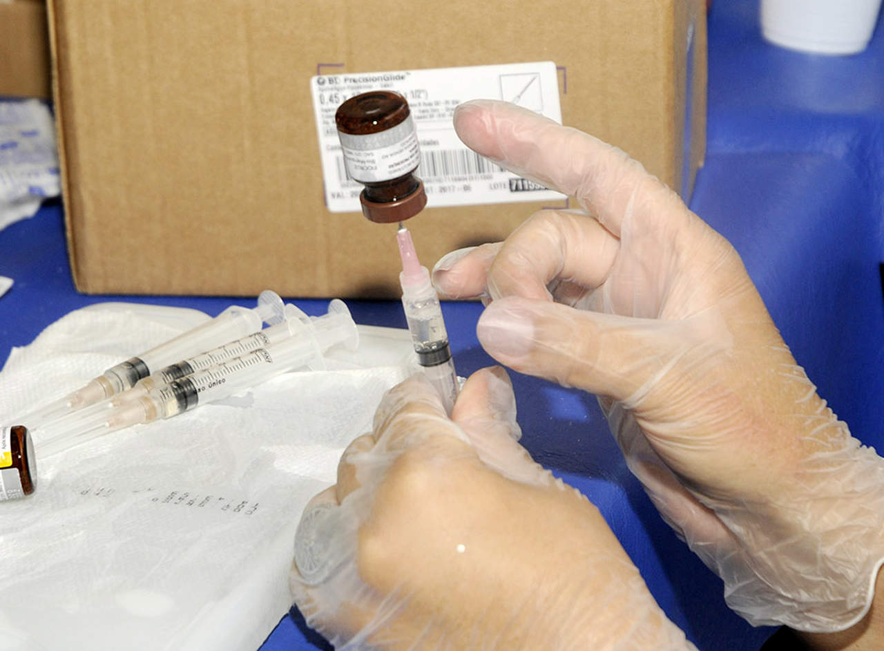 BCG:  É uma vacina desenvolvida nos anos 1920, que protege contra algumas formas de tuberculose, uma doença que ainda mata no mundo. A doença está presente desde a antiguidade.