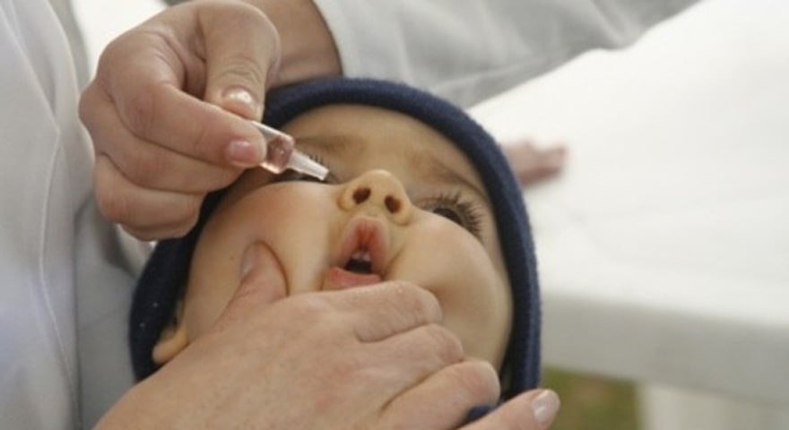 Rotavírus: É um vírus que causa diarreias graves em crianças, podendo até levá-las à morte. A vacina pode ser aplicada a partir de seis semanas de vida, em 2 ou 3 doses. 