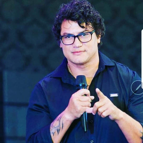 Eu tirei R$ 1 milhão do meu bolso, consegui tirar em um mês [o rendimento], no segundo mês, ele [dinheiro] sumiu. Eu ganhei dinheiro tomando soco na cara, ganhar meu dinheiro não foi brincadeira, acrescentou o lutador. 