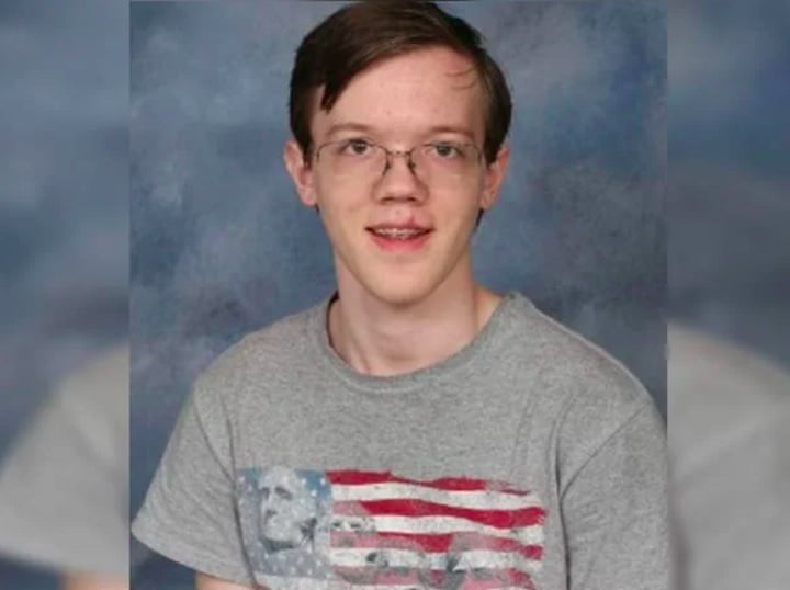 O FBI também divulgou a identidade do homem: Thomas Matthew Crooks, de 20 anos. De acordo com o Serviço Secreto, ele utilizou um fuzil AR-15. Além do atirador, uma pessoa presente no comício perdeu a vida e outras duas tiveram ferimentos graves.