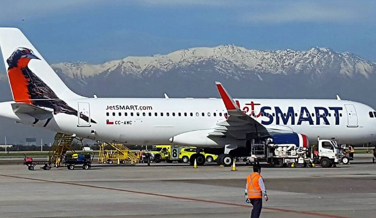 A JetSMART já havia começado, em junho, voos entre Curitiba e o Aeroporto Internacional Arturo Merino Benitez, de Santiago (foto). Mas as operações à capital chilena serão sazonais até o fim de setembro. Já a rota para a Argentina deve ser permanente. 