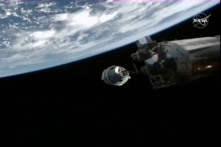 O resgate dos astronautas se tornou uma corrida contra o tempo. Isso porque, segundo autoridades da agência espacial, a nave Starliner só pode permanecer acoplada à ISS por um período máximo de 45 dias.