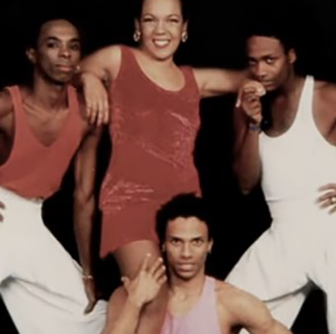  O grupo Kaoma foi acusado de plagiar Chorando se Foi (versão de Llorando Se Fue), de José Ari, na música Lambada. Era tão parecida que a própria vocalista do Kaoma, Loalwa, assumiu que era mais que plágio, era mão grande.