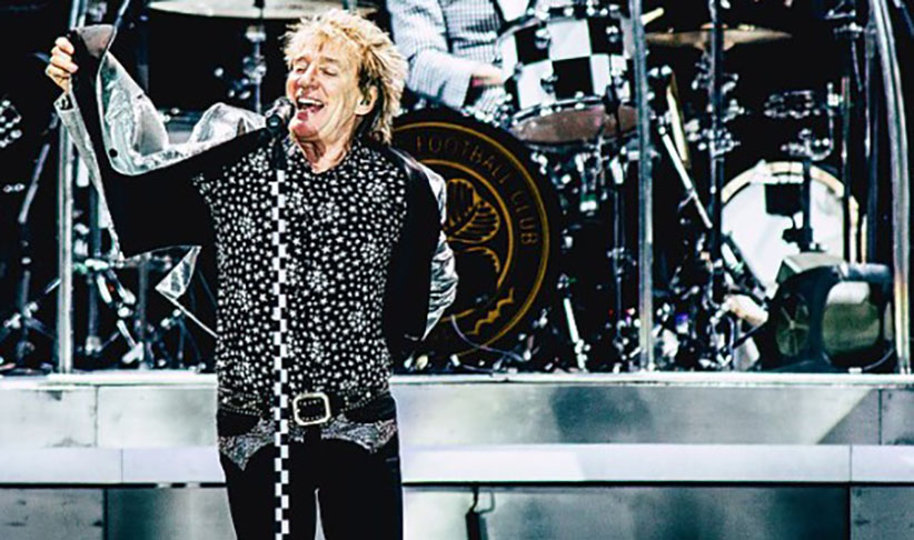 Rod Stewart foi condenado a pagar indenização a Jorge Benjor por plagiar Taj Mahal na faixa Da Ya Think I'm Sexy?. O dinheiro foi para o Unicef. Anos mais tarde, Rod confessou o plágio, mas disse que foi inconsciente. 