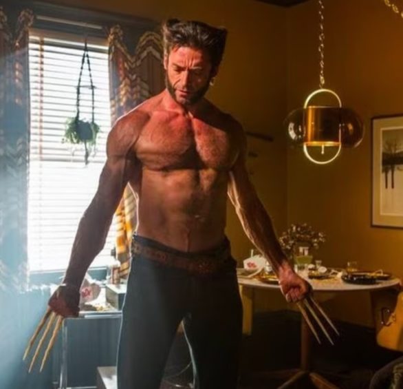 Em 2000, o ator ganhou reconhecimento no mundo todo ao interpretar pela primeira vez o herói Wolverine na franquia X-Men.