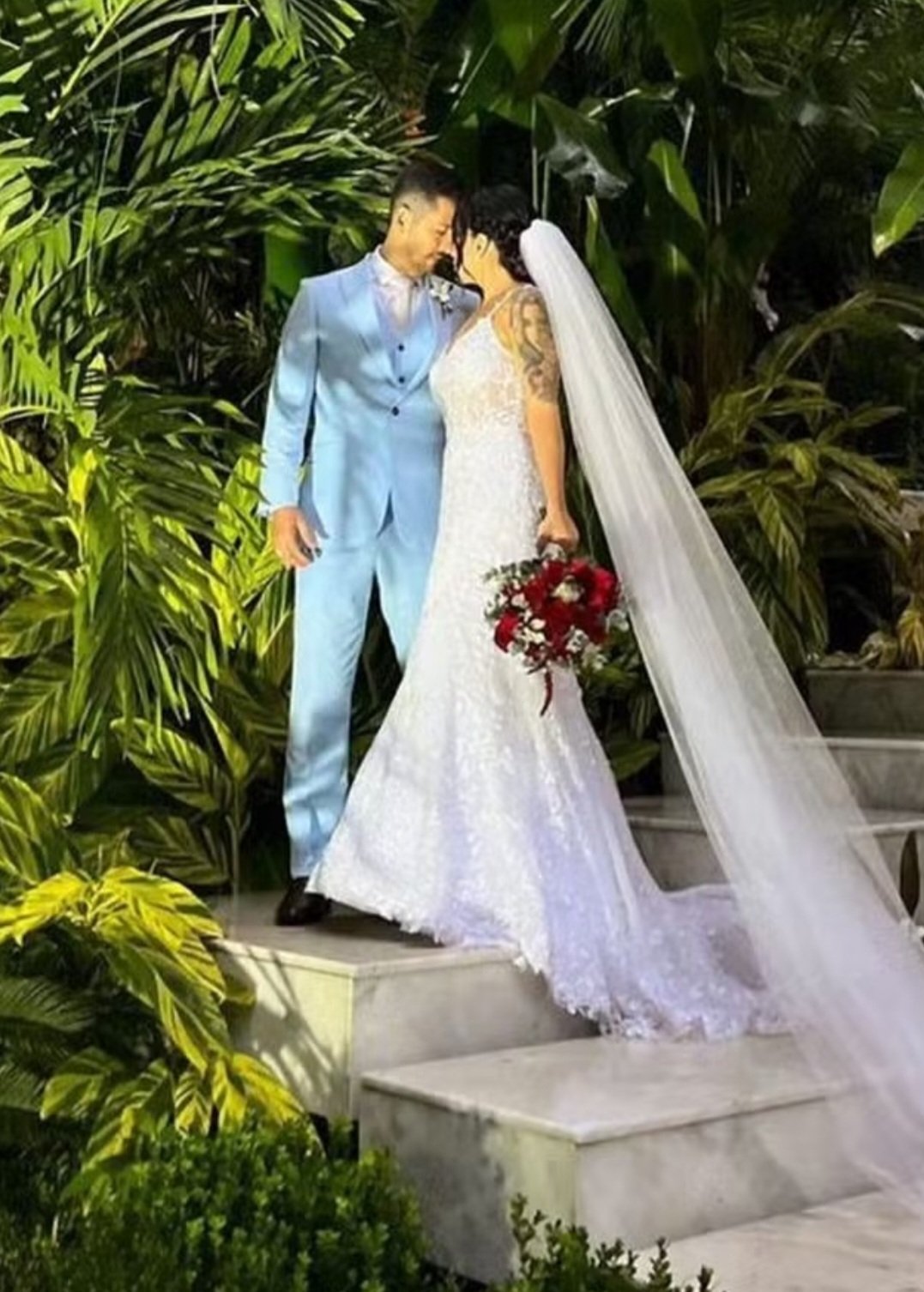 À noite, após a festa, eles foram para um hotel no Recreio, onde passariam a noite, antes de fazer a viagem de lua de mel.