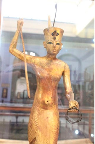 Na tumba foram encontrados cerca de 5 mil objetos que se tornaram tesouros históricos. A maioria está no Museu Nacional do Cairo