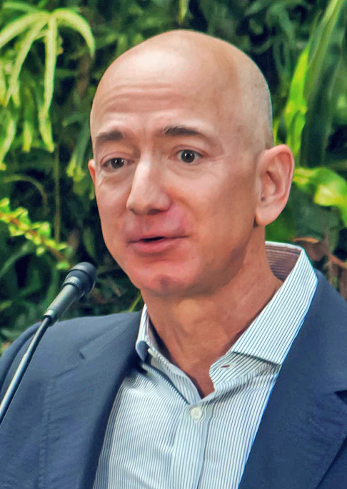Jeff Bezos e MacKenzie Scott - Anunciaram o término da relação em abril de 2019. Na separação, MacKenzie recebeu cerca de 4% das ações em circulação da Amazon - avaliadas em US$ 35 bilhões na cotação da época, de acordo com a Forbes. 
